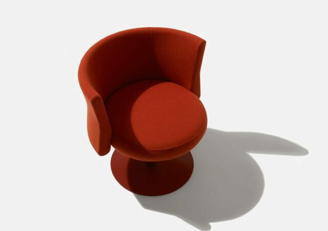 Rye - swivel lounge chair by Fletcher Vaughan.📸 @toakiokano#fletcherdesign #legit #nzdesign #nzmade